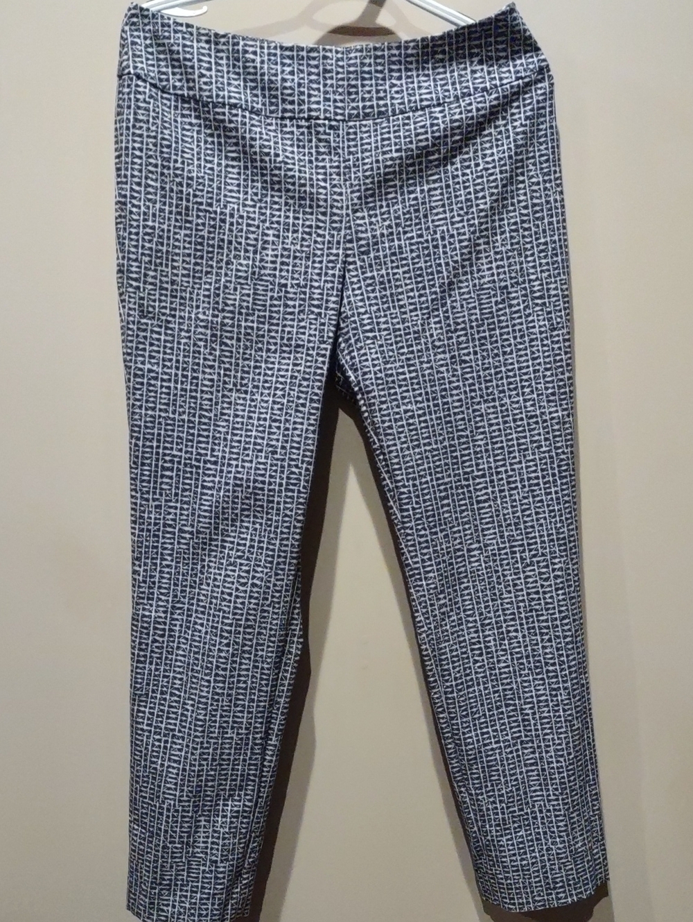 NIC+ZOE Wonderstretch Navy and White Geometric Pattern Pants 10
